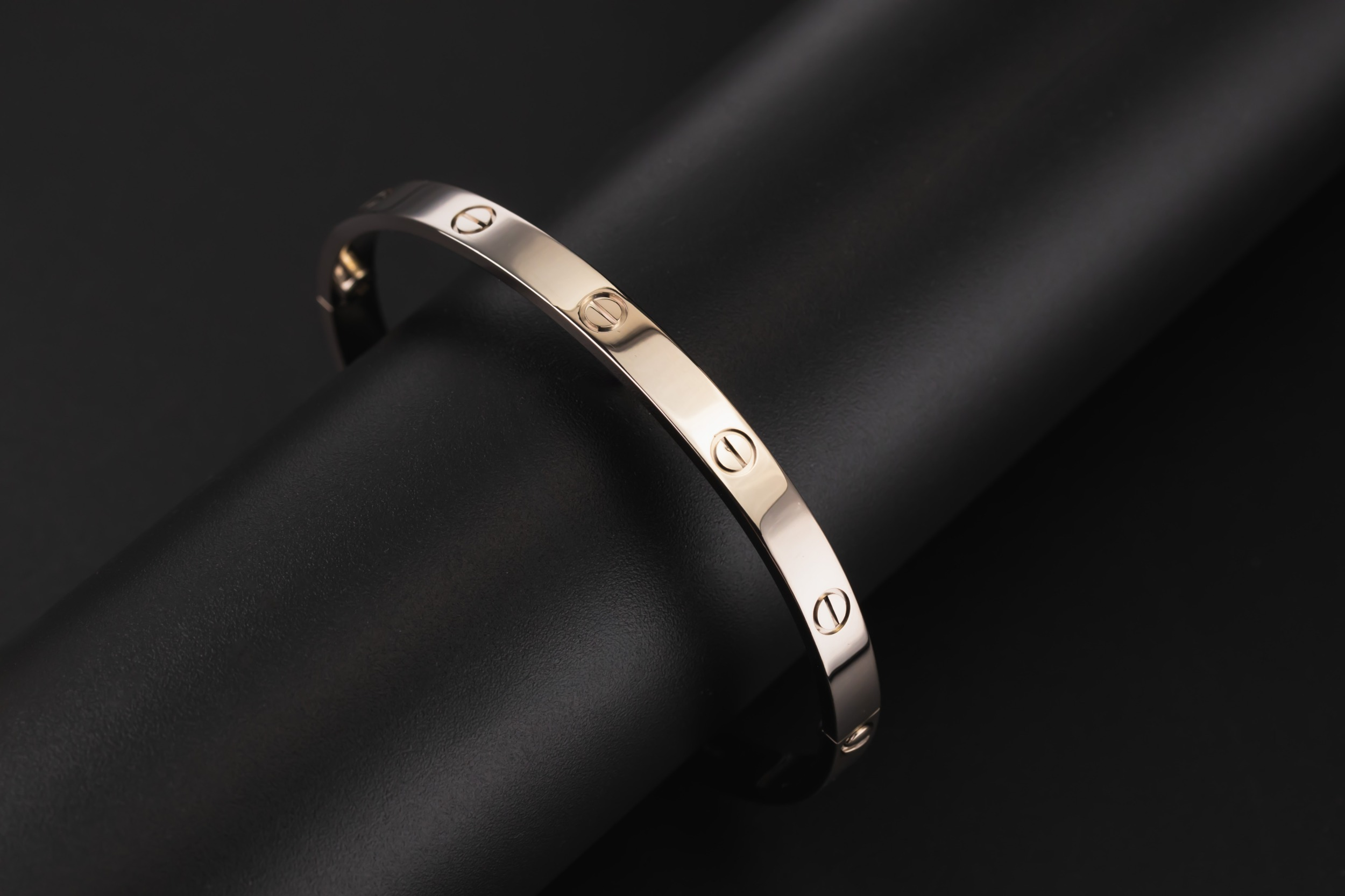 Cartier LOVE Classic 18ct White Gold Bracelet Size 21 43.9g Authentic Box