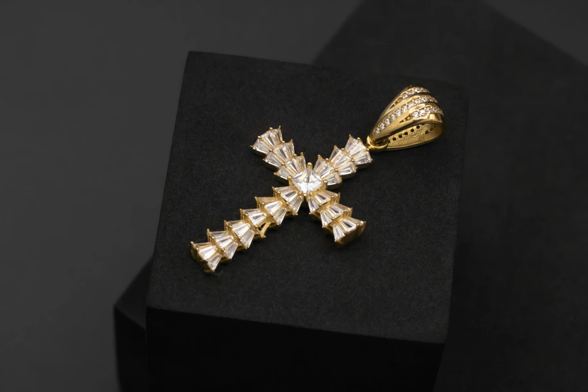 9ct Yellow Gold Cubic Zirconia Cross Pendant 7.4g