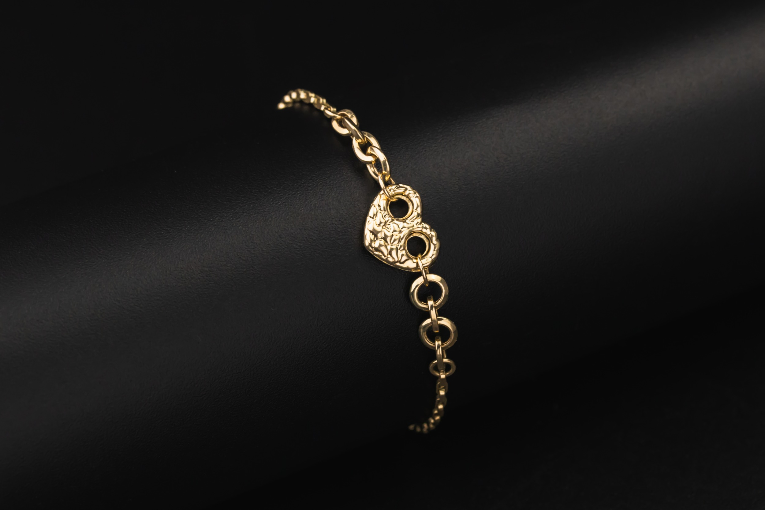 14ct Yellow Gold Heart Bracelet 8" 2.9g