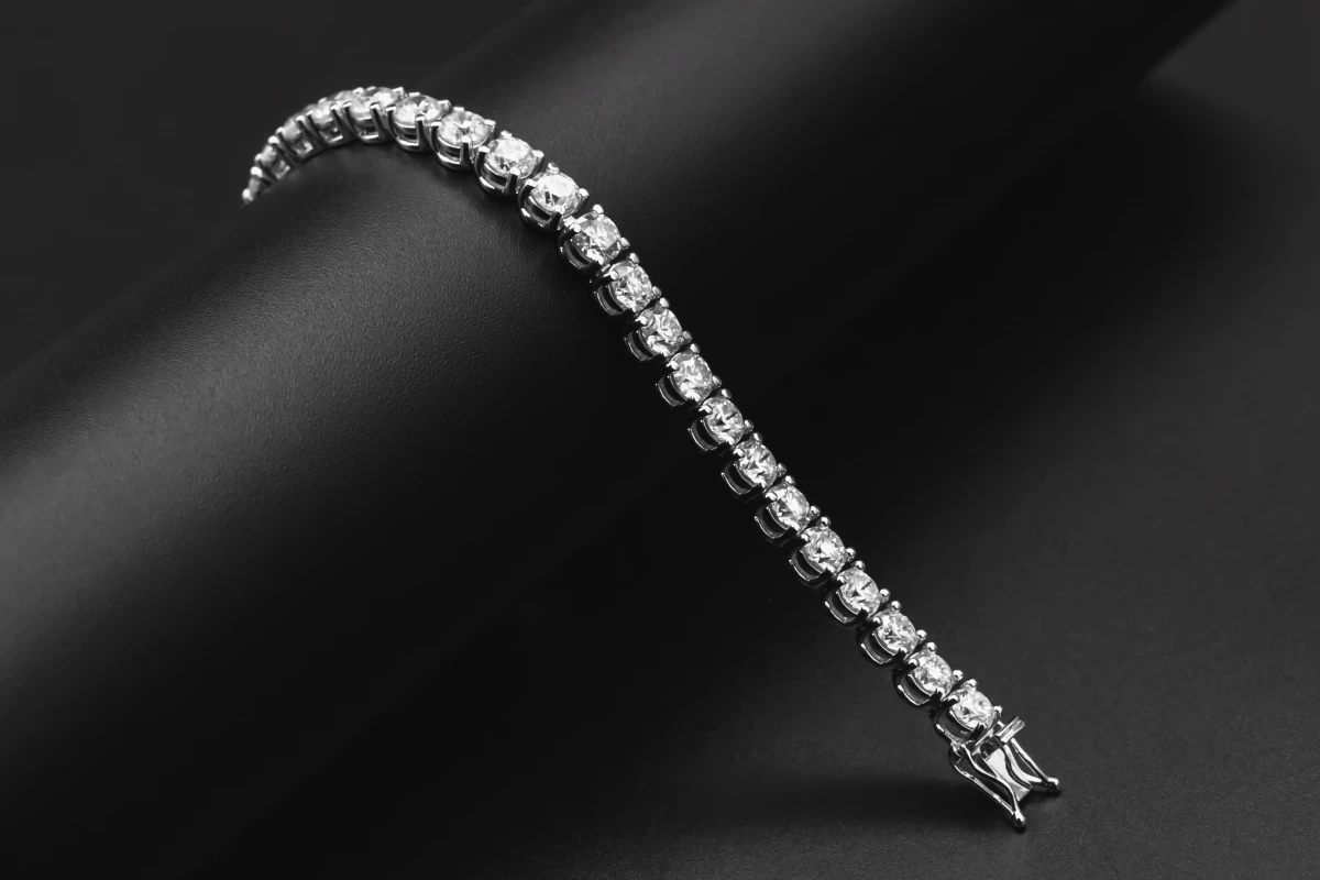 18ct White gold diamond tennis bracelet 16.32ct