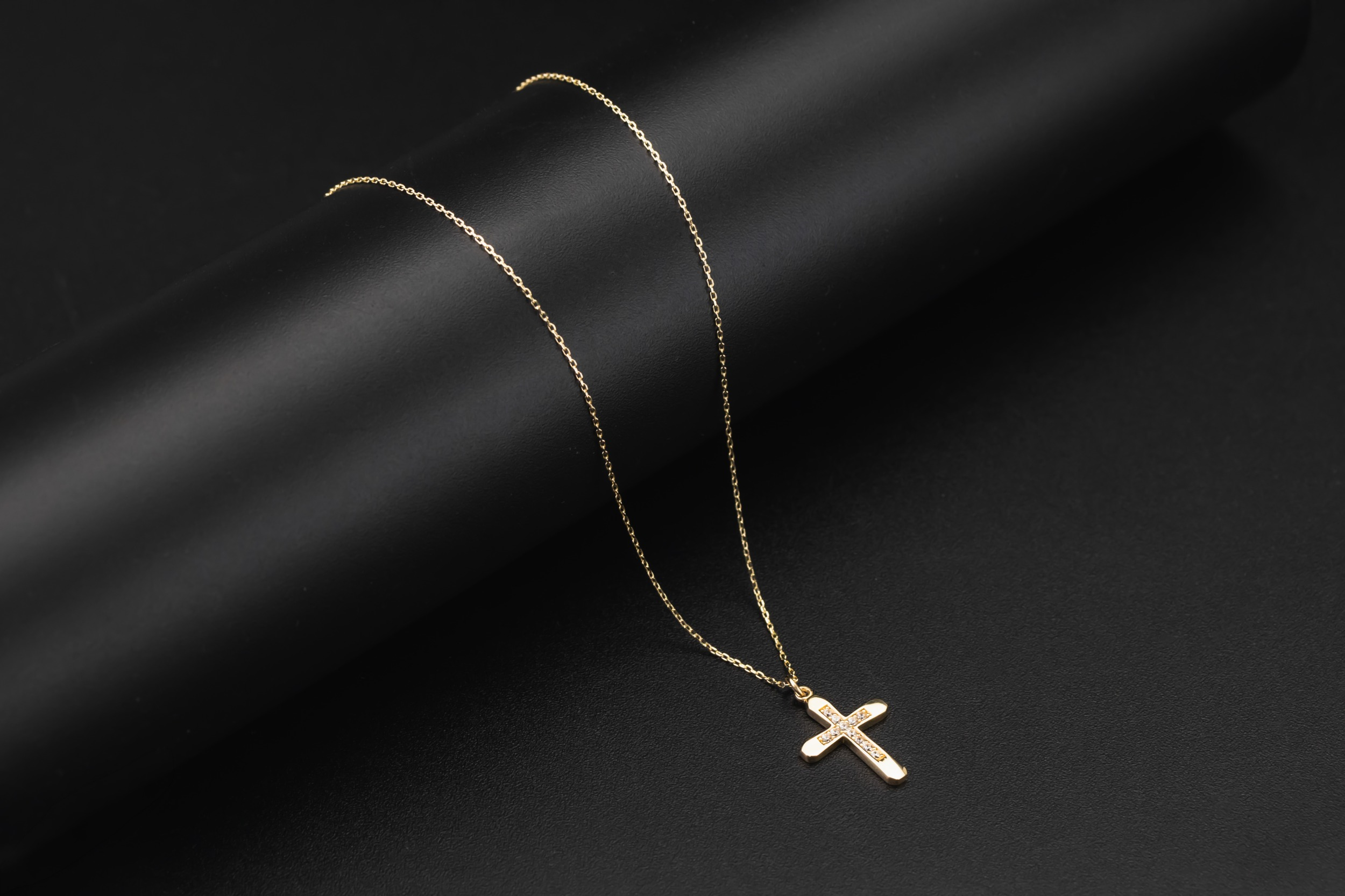 14ct Yellow Gold Cubic Zirconia Cross Necklace 18" 2.04g