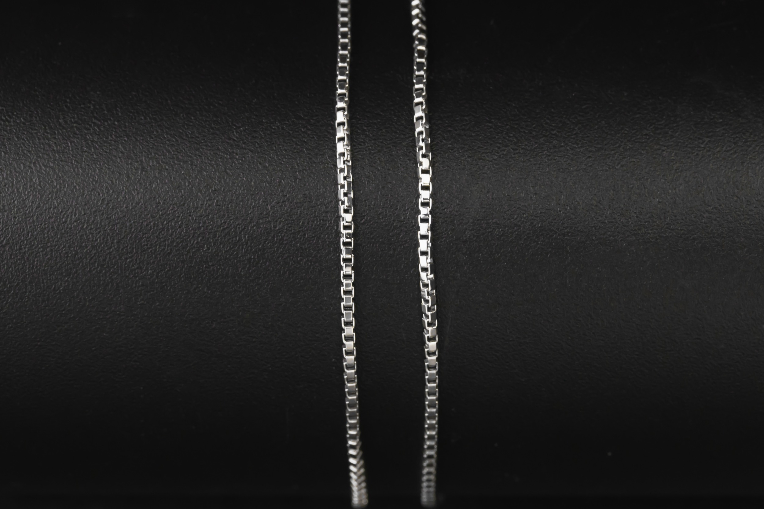 18ct White Gold Box Link Chain 4.6g 16"