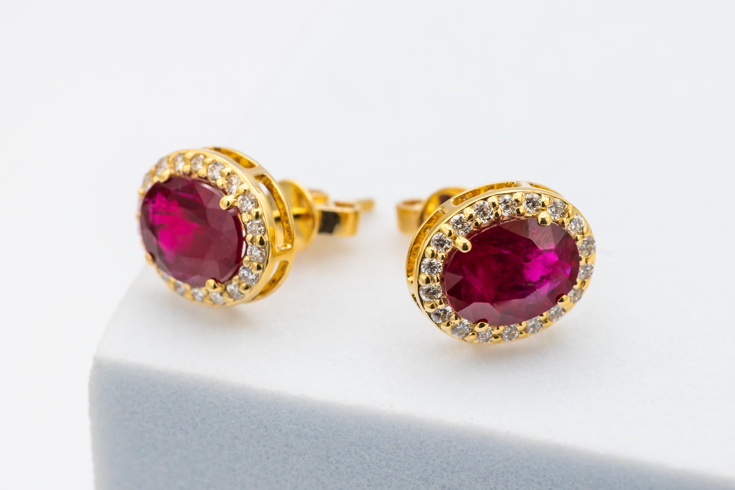18ct Yellow Gold Diamond & Oval Ruby Stud Earrings 0.30ct