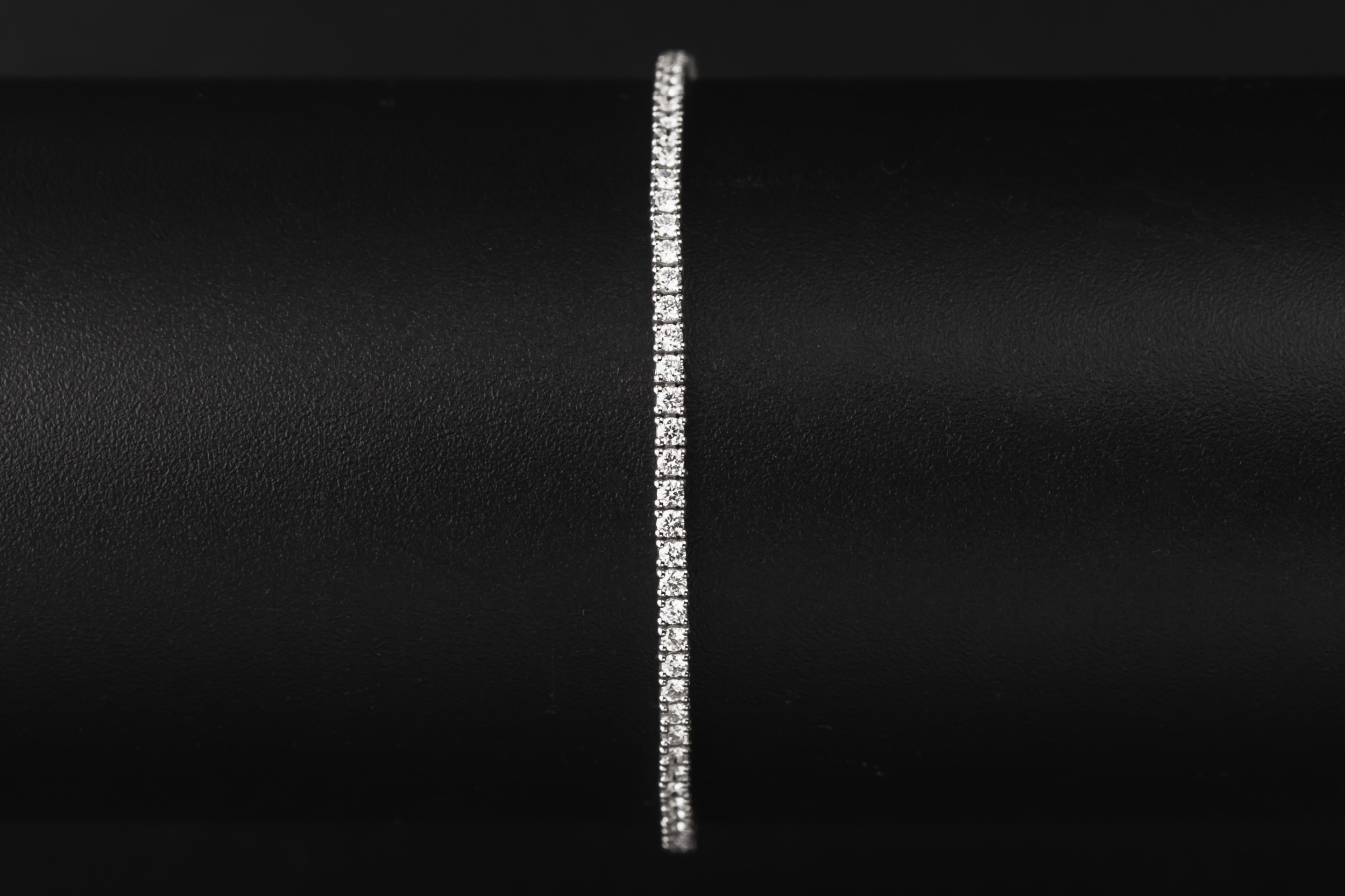 18ct White Gold Lab Diamond Tennis Bracelet 1.80ct 5.46g