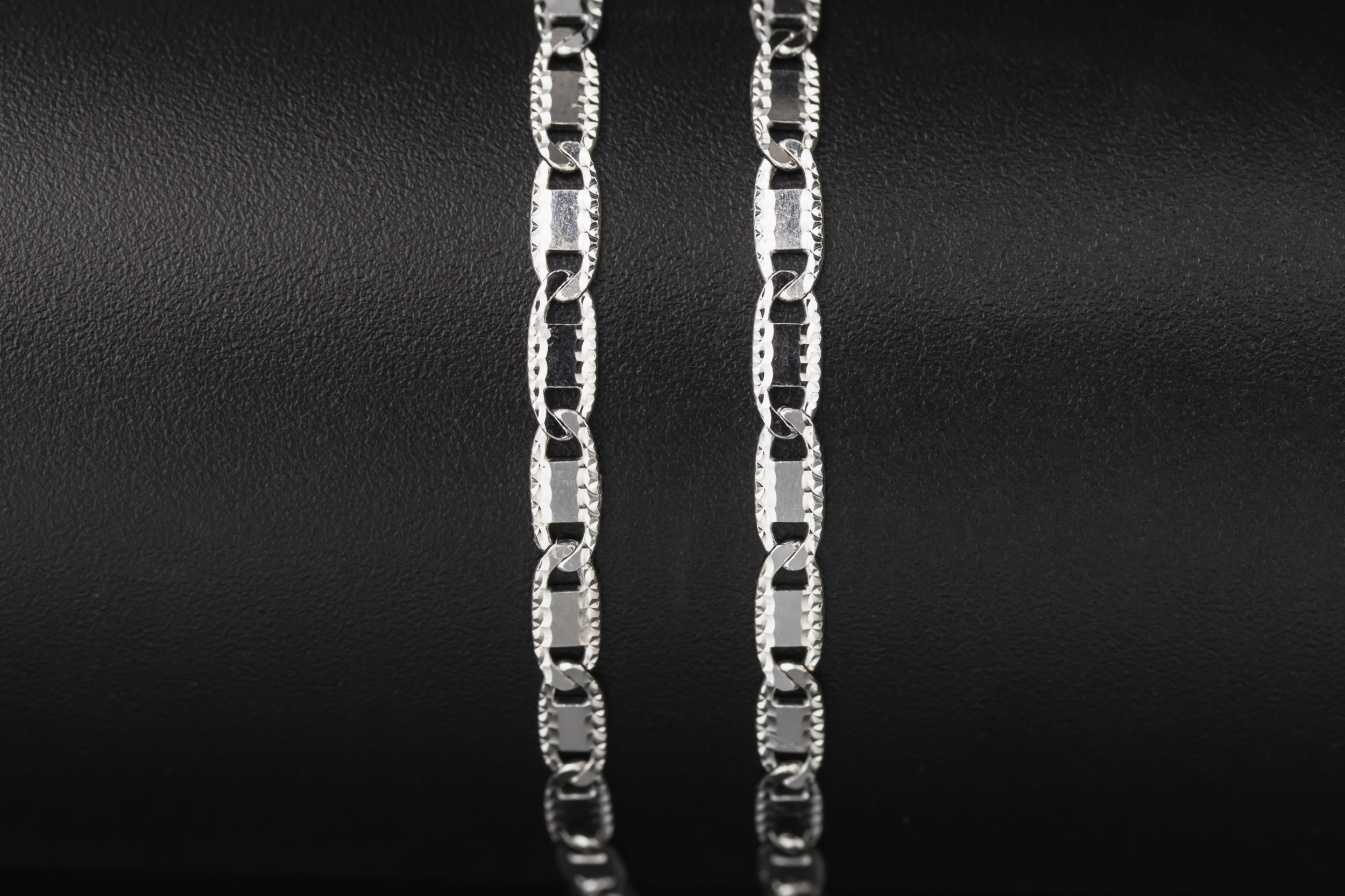 18ct White Gold Mariner Chain 16" 8.4g