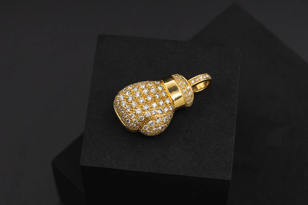 18ct Yellow Gold Diamond Boxing Gloves Pendant 1.33ct