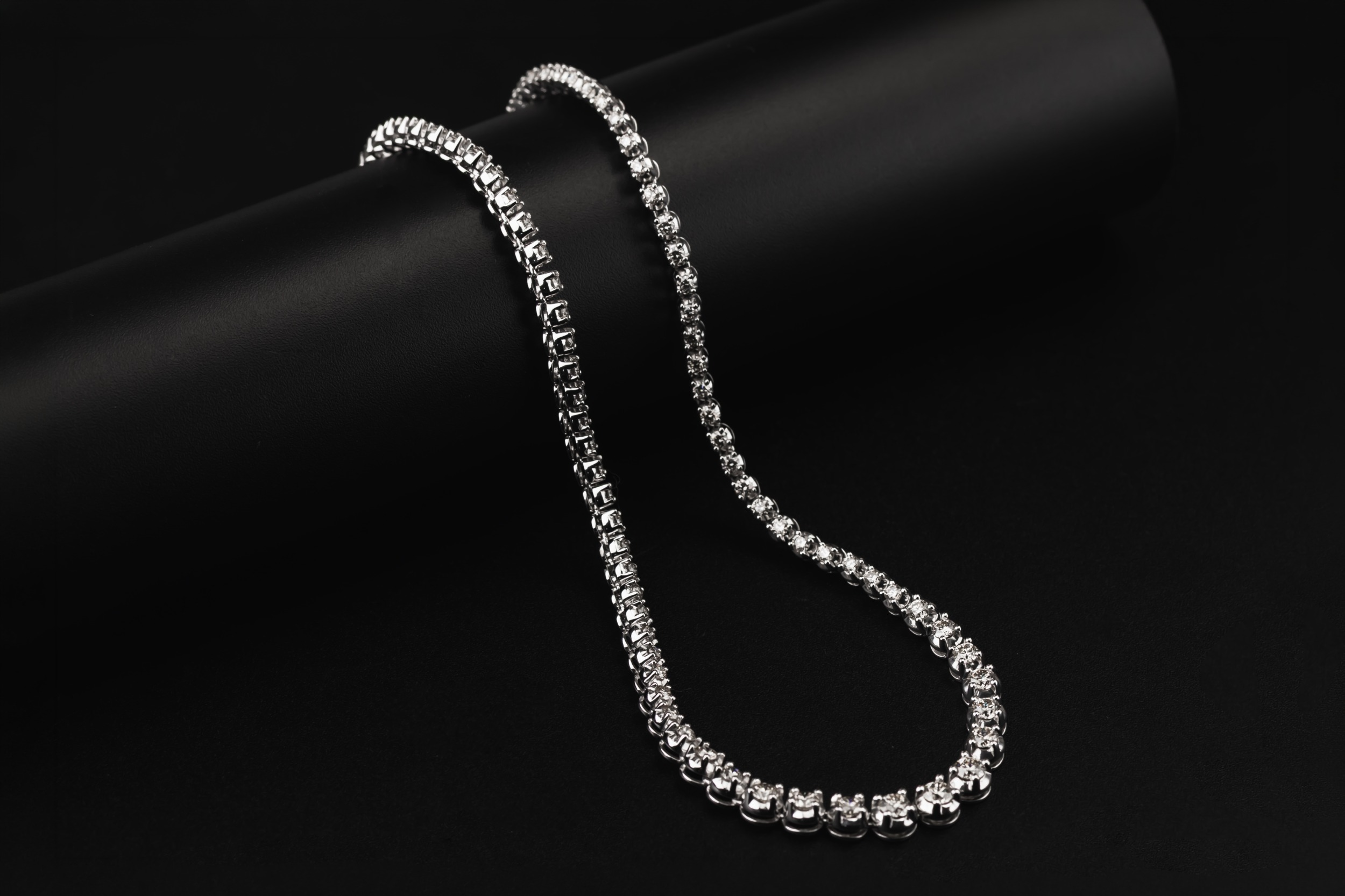 9ct White Gold Graduated Diamond Tennis Necklace 10.72ct