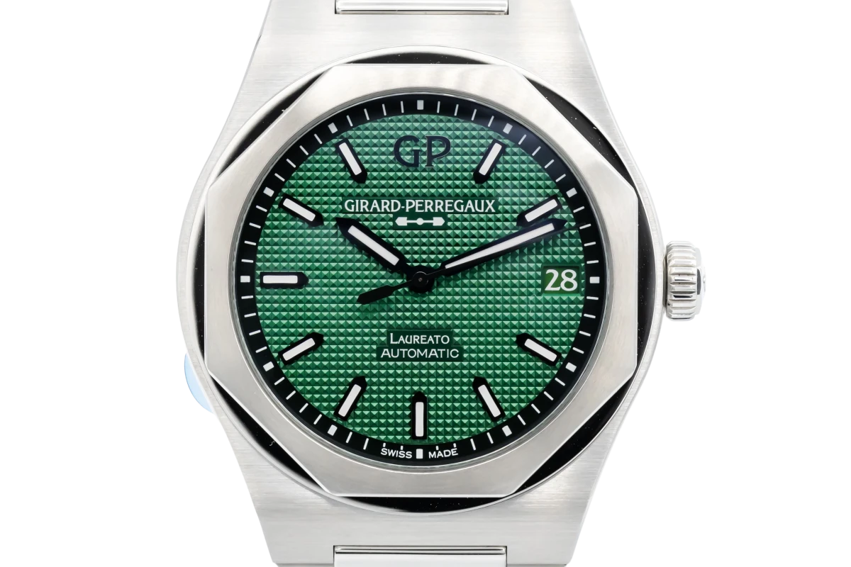 Girard Perregaux Laureato 41mm Stainless Steel 81010 11 3153 1CM