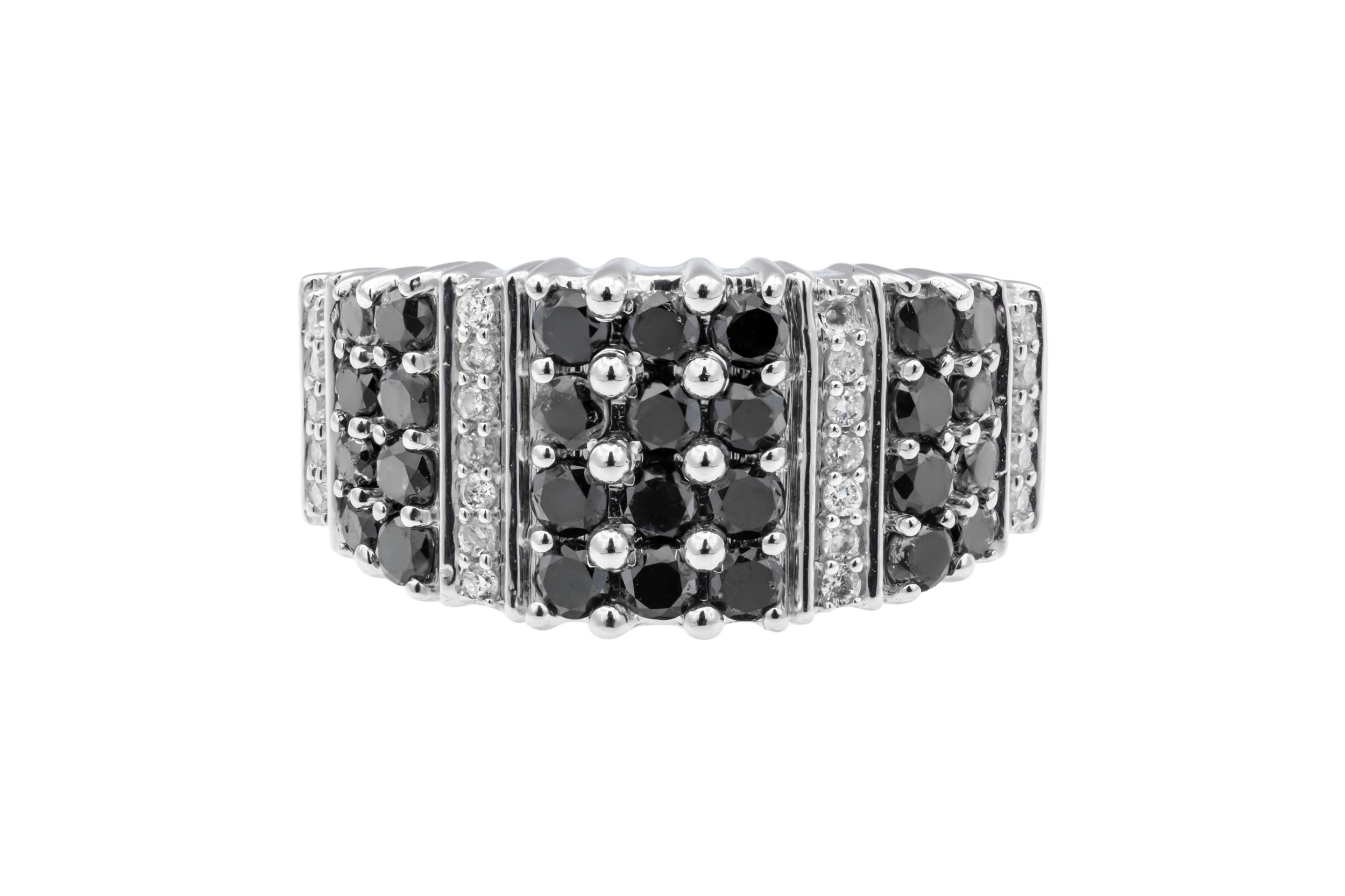 9ct White Gold Black & White Diamond Ring 0.97ct