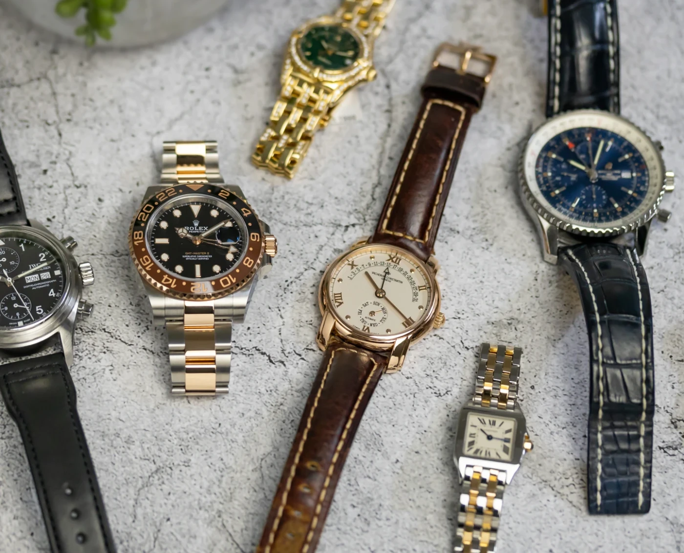 Year-End Watch Clearance