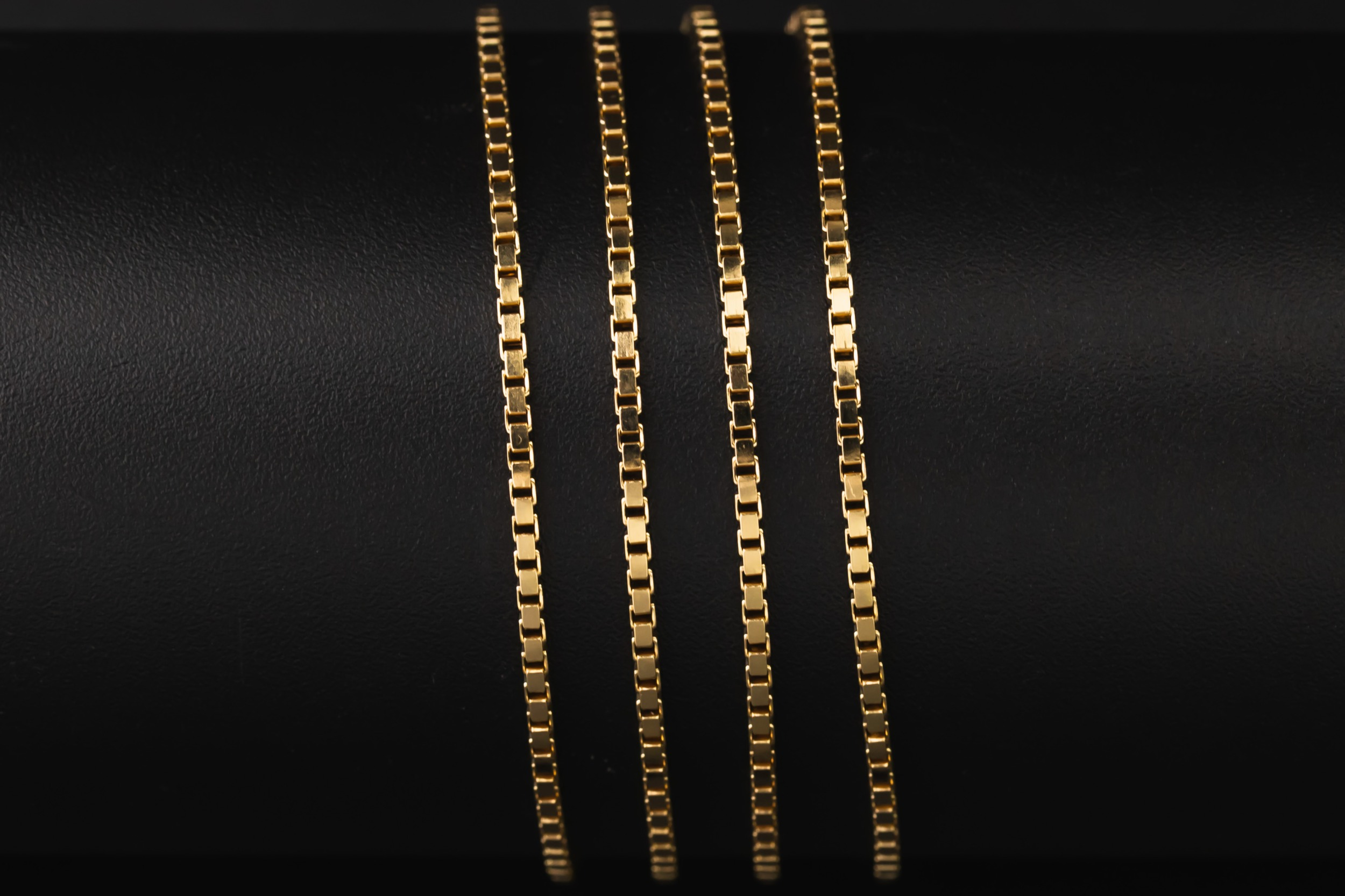 18ct Yellow Gold Box Link Chain 14.5g
