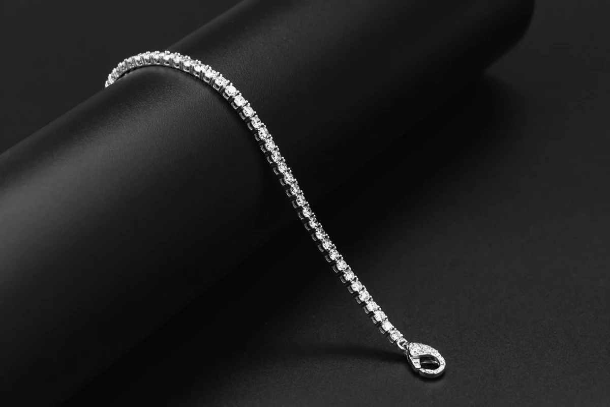 18ct White Gold Diamond Tennis Bracelet 9.3g