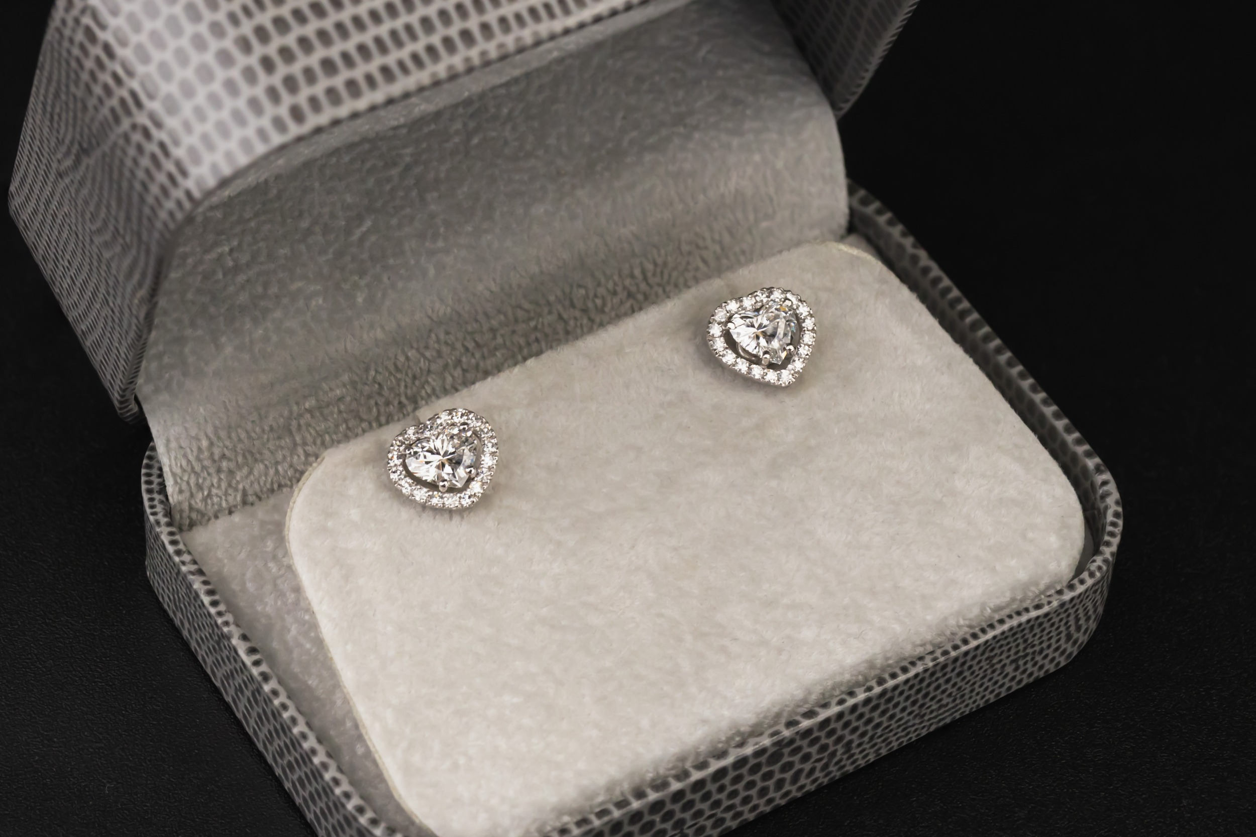David Morris 18ct White Gold Heart Shape Halo Stud Earrings 1.41ct GIA Certified