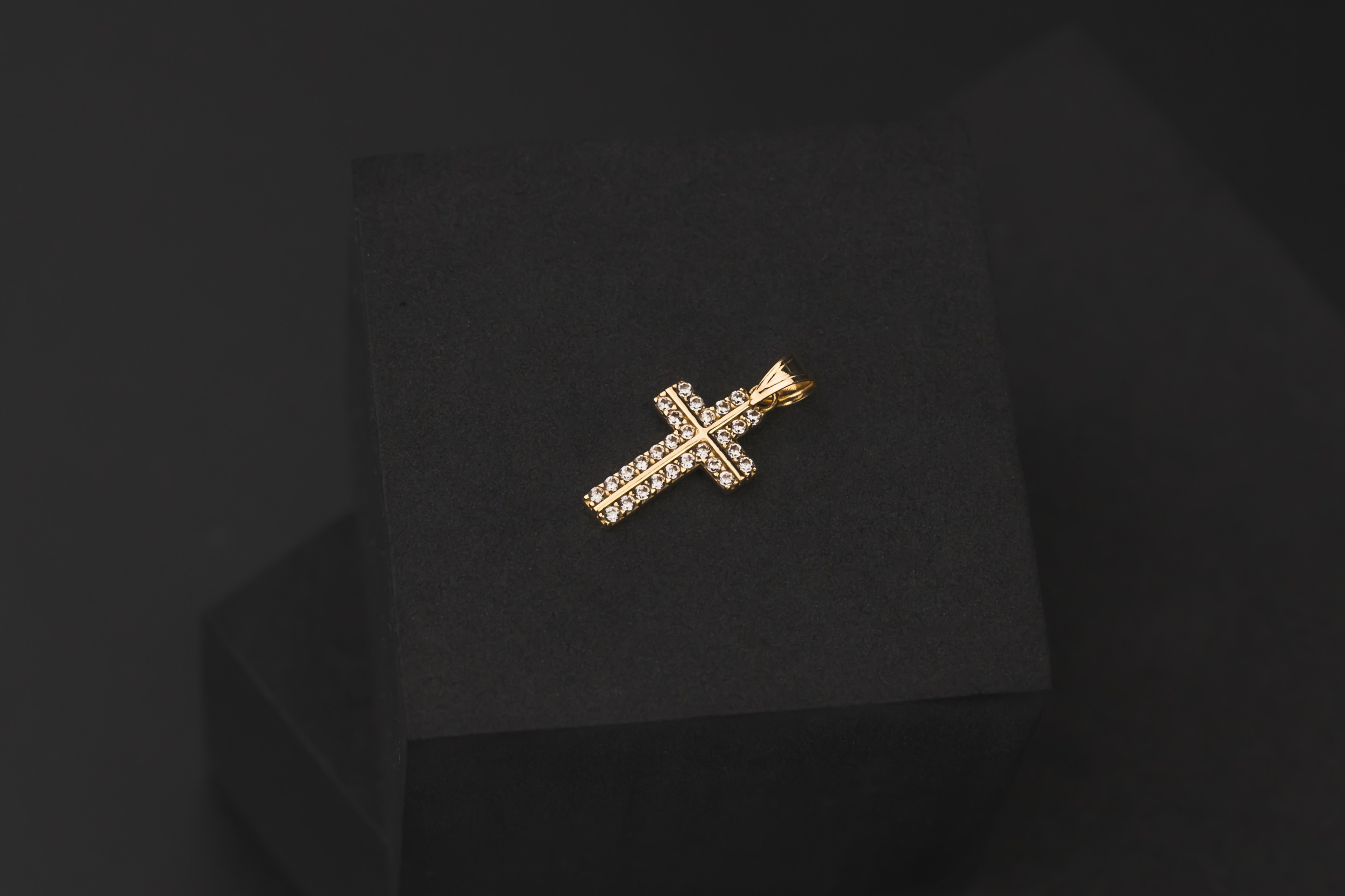 14ct Yellow Gold Mini Cubic Zirconia Cross Pendant 20mm 1.1g