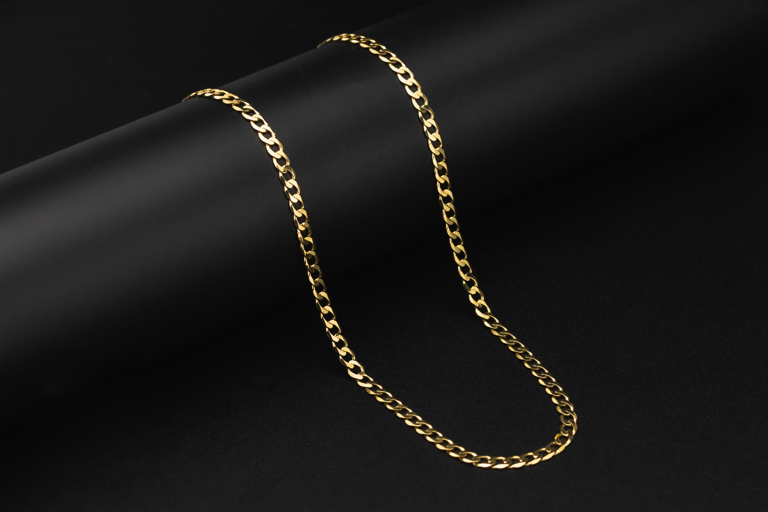 9ct Yellow Gold Flat Curb Chain 22" 9.1g