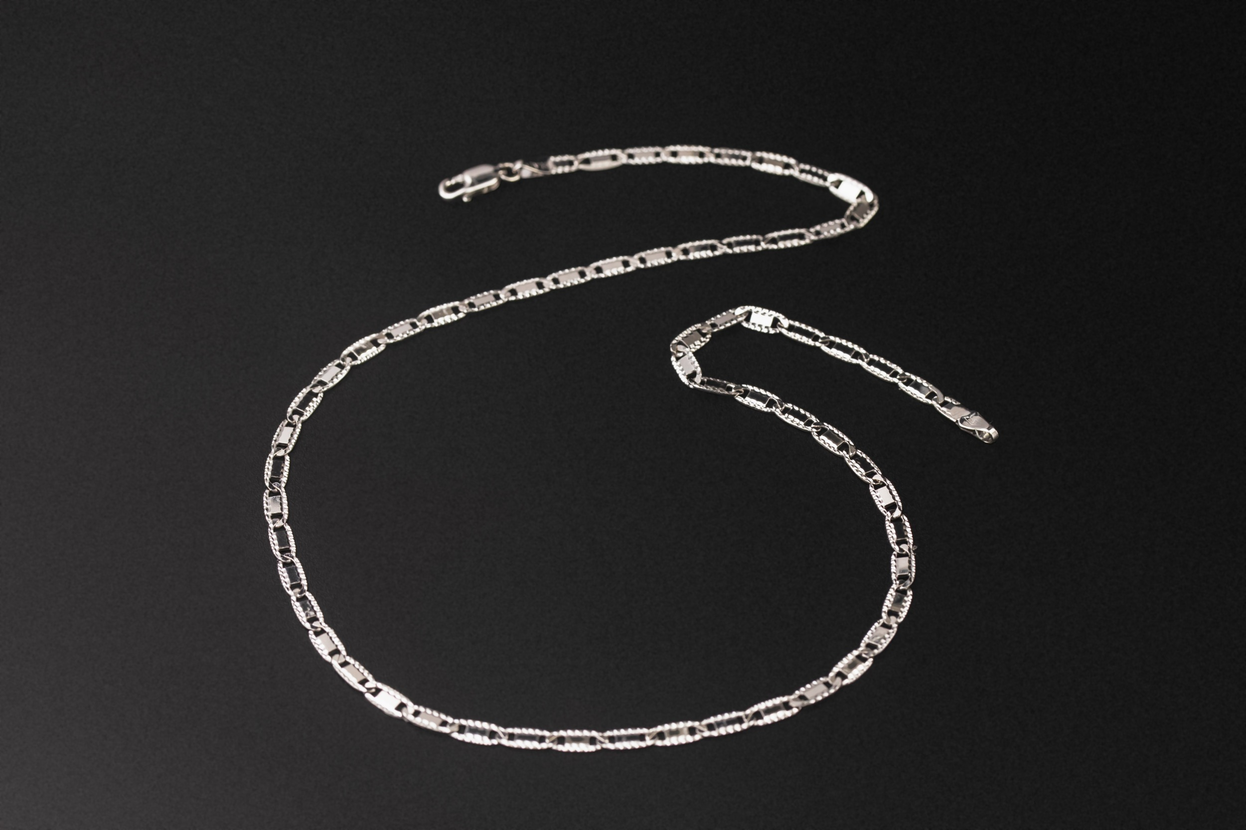 18ct White Gold Mariner Chain 16" 8.4g