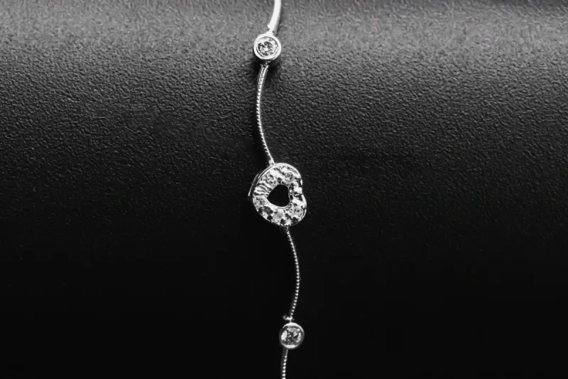 14ct White Gold Diamond Heart Bracelet 0.35ct