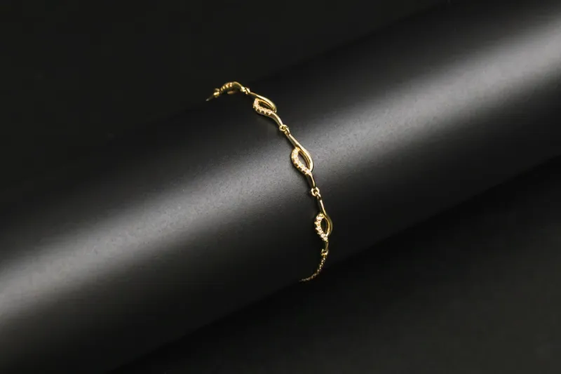 9ct Yellow Gold Diamond Bracelet 0.10ct