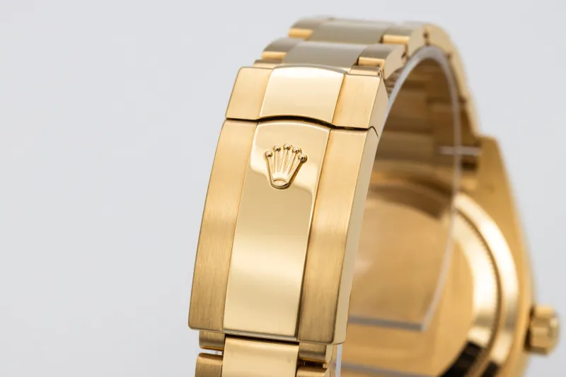 Rolex Sky-Dweller 42mm 18ct Yellow Gold Oyster 326938 2022