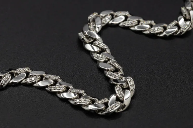 18ct White Gold Diamond Curb Link Bracelet 1.05ct