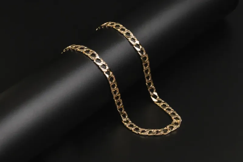 9ct Yellow Gold Curb Chain 17.6g