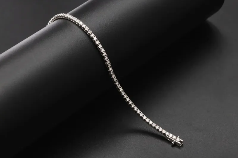 18ct White Gold Round Diamond Tennis Bracelet 2.54ct
