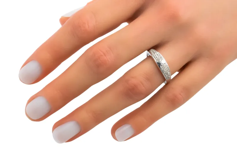 18ct White Gold Pavé Diamond Tapered Ring 0.21ct