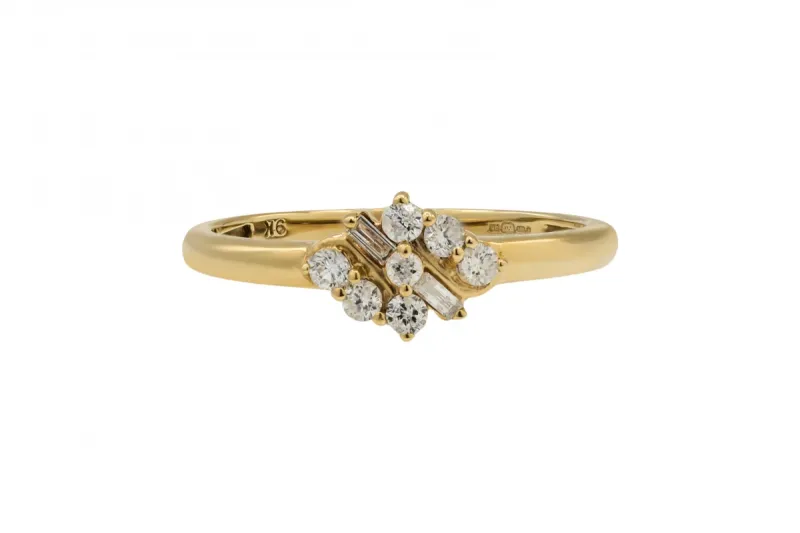 9ct Yellow Gold Round & Emerald Diamond Ring 0.27ct