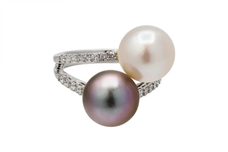 9ct White Gold Diamond Cultured Grey & White Pearl Ring 0.39ct