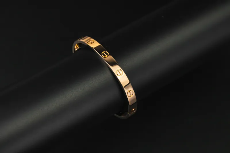 Cartier LOVE Classic 18ct Rose Gold Bracelet Size 17 30.6g Authentic Box