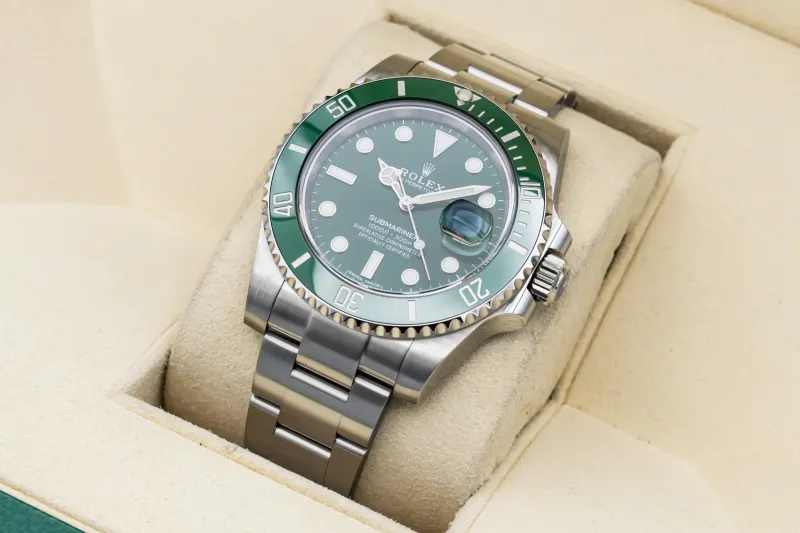 Rolex Submariner Date 40mm 'Hulk' Stainless Steel Oyster 116610LV 2016