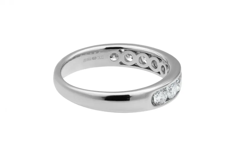 18ct White Gold Channel Set Diamond Ring 1.08ct 3.9g