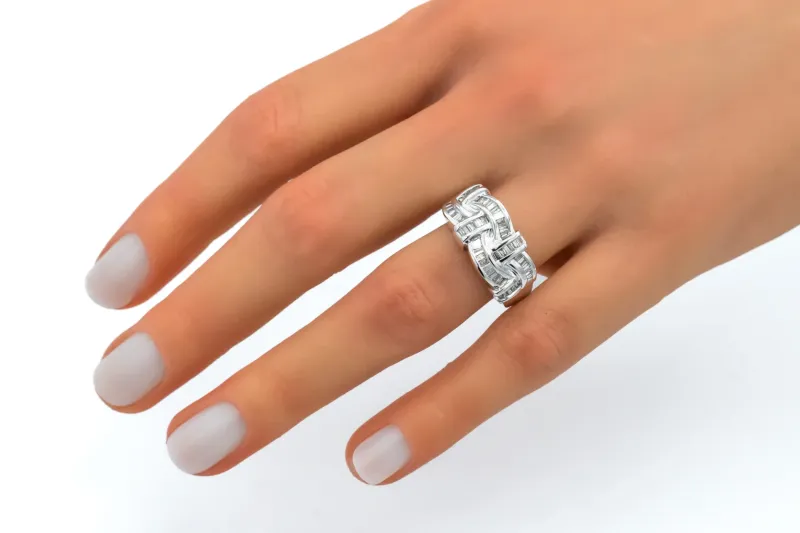 9ct White Gold Diamond Baguette Woven Design Ring 4.8g