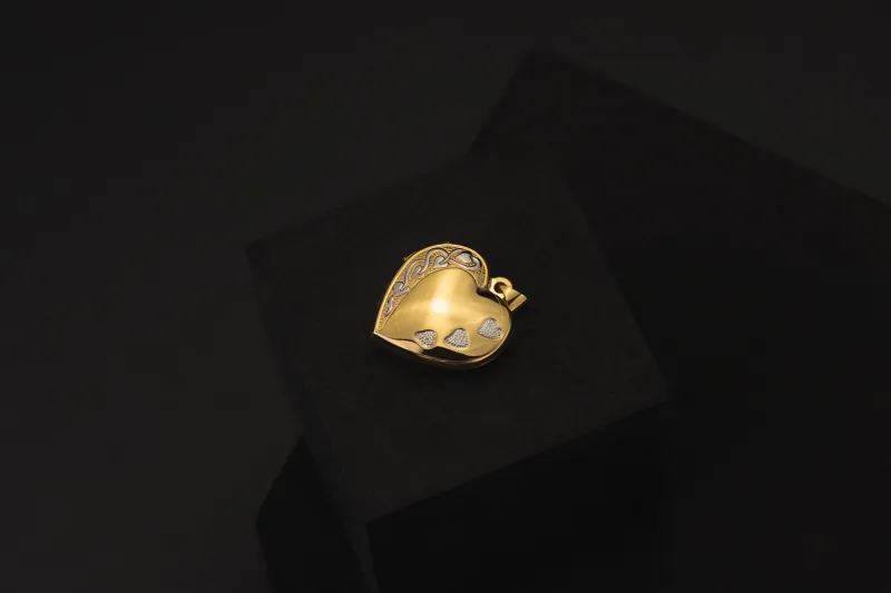 9ct Yellow Gold Heart Shaped Family Locket 2.61g