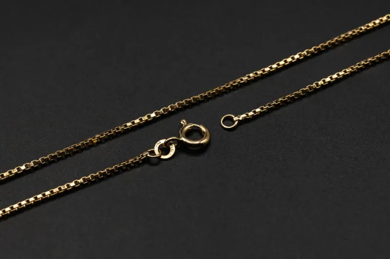 18ct Yellow Gold Box Chain 7.7g