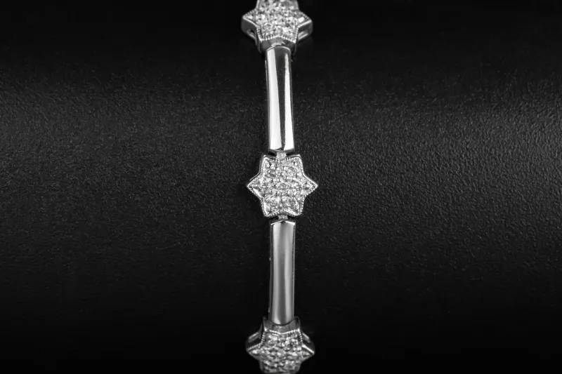 18ct White Gold Diamond Star Bracelet 0.70ct 11.1g