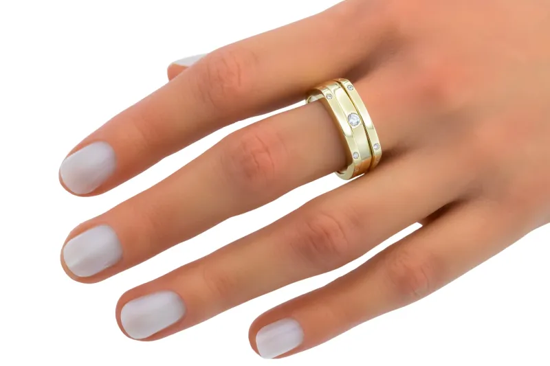 9ct Yellow Gold Cubic Zirconia Ring 4.6g