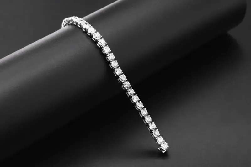 18ct White Gold Round Brilliant Diamond Tennis Bracelet 12.60ct