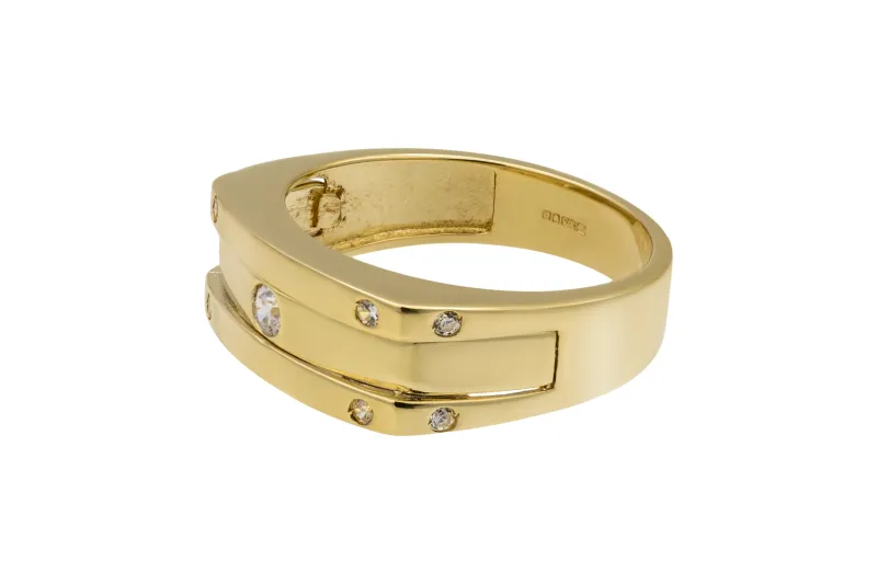9ct Yellow Gold Cubic Zirconia Ring 4.6g