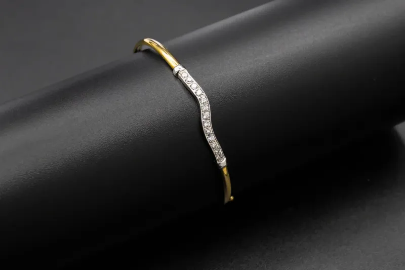 9ct Yellow Gold Cubic Zirconia  Baby Bangle 3.1g