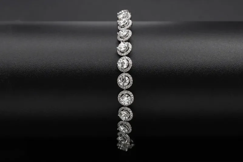 18ct White Gold Diamond Halo Statement Necklace 7.80ct