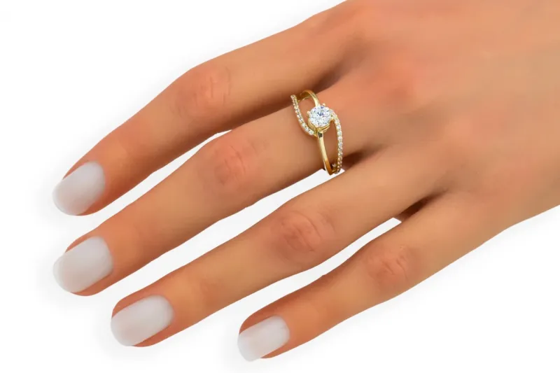 9ct Yellow Gold Cubic Zirconia Ring 3.2g