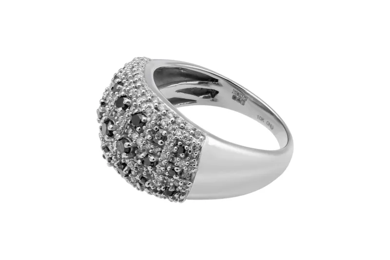 9ct White Gold Black & White Diamond Ring 0.68ct 6g