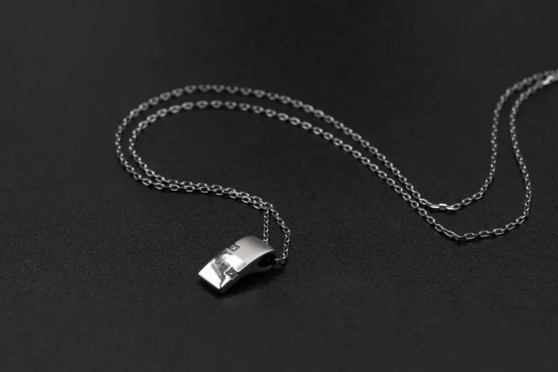 18ct White Gold Cognac & White Diamond Pendant Necklace 0.80ct