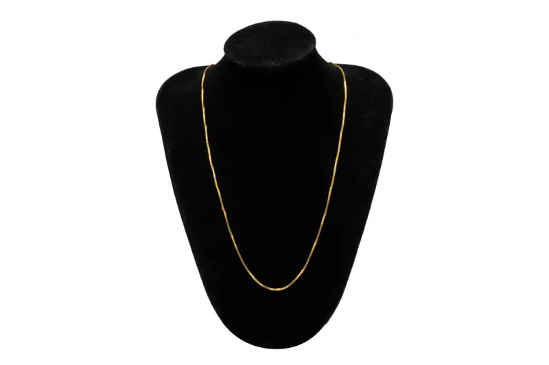 18ct Yellow Gold Box Chain Necklace 23 Inch
