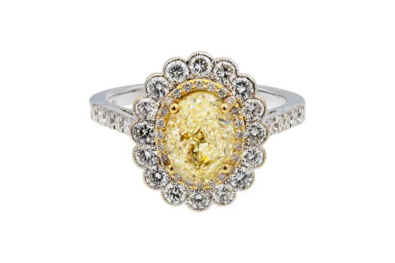 18ct White gold Fancy Light Oval Yellow Diamond Ring 2.78ct IGI Certified