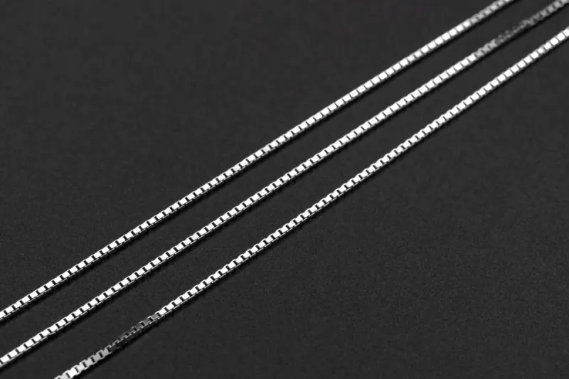 9ct White Gold Box Link Chain 2.7g