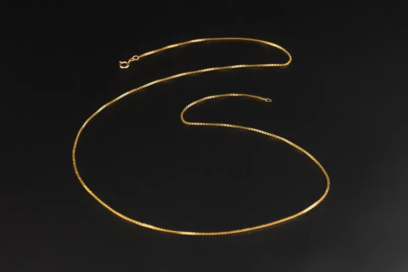 18ct Yellow Gold Box Chain 23" 6.5g
