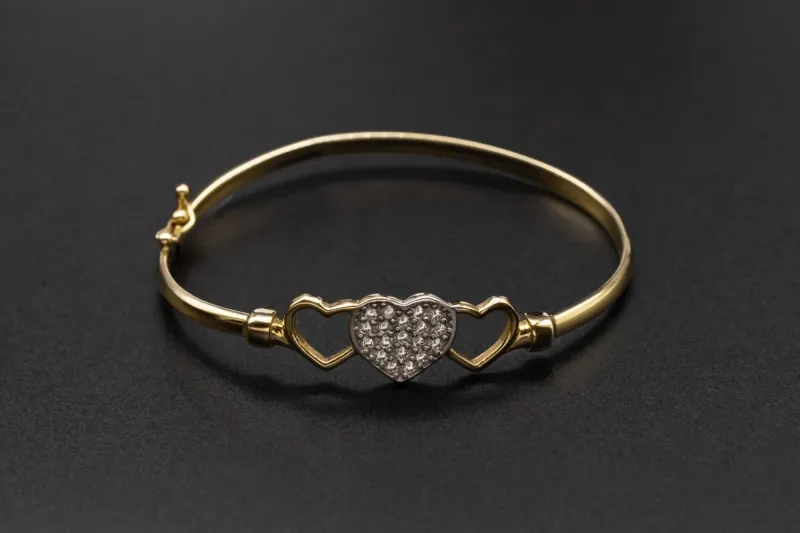9ct Yellow Gold Cubic Zirconia Heart Baby Bangle 3.8g