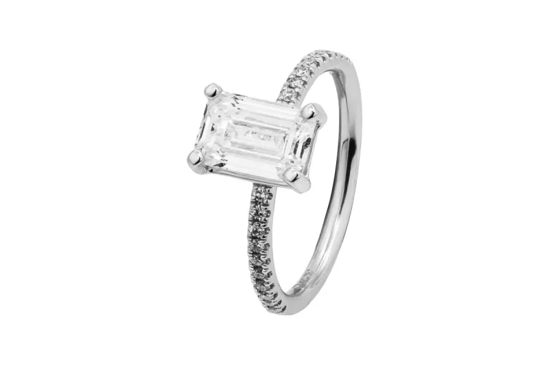Platinum Emerald Cut 1.57ct E VVS2 IGI Lab Diamond Engagement Ring